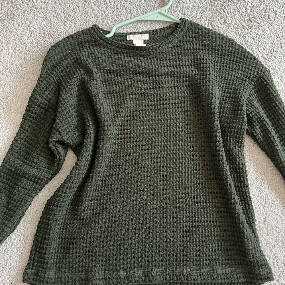 Sweater- Girls Forever 21